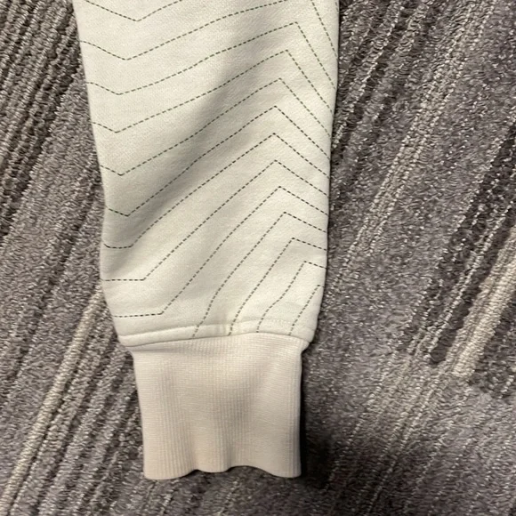 Lululemon Scooba Jacket size 6 - Picture 4 of 10